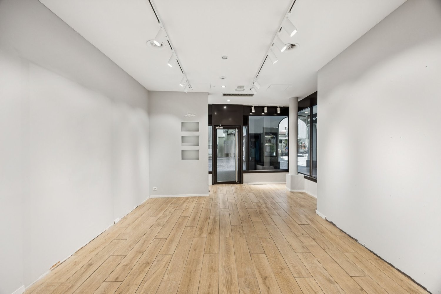 71m² shop, photo 7 of 8