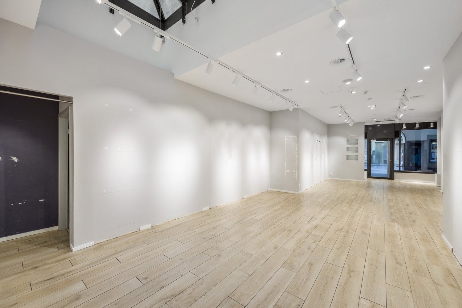 71m² shop, photo 4 of 8