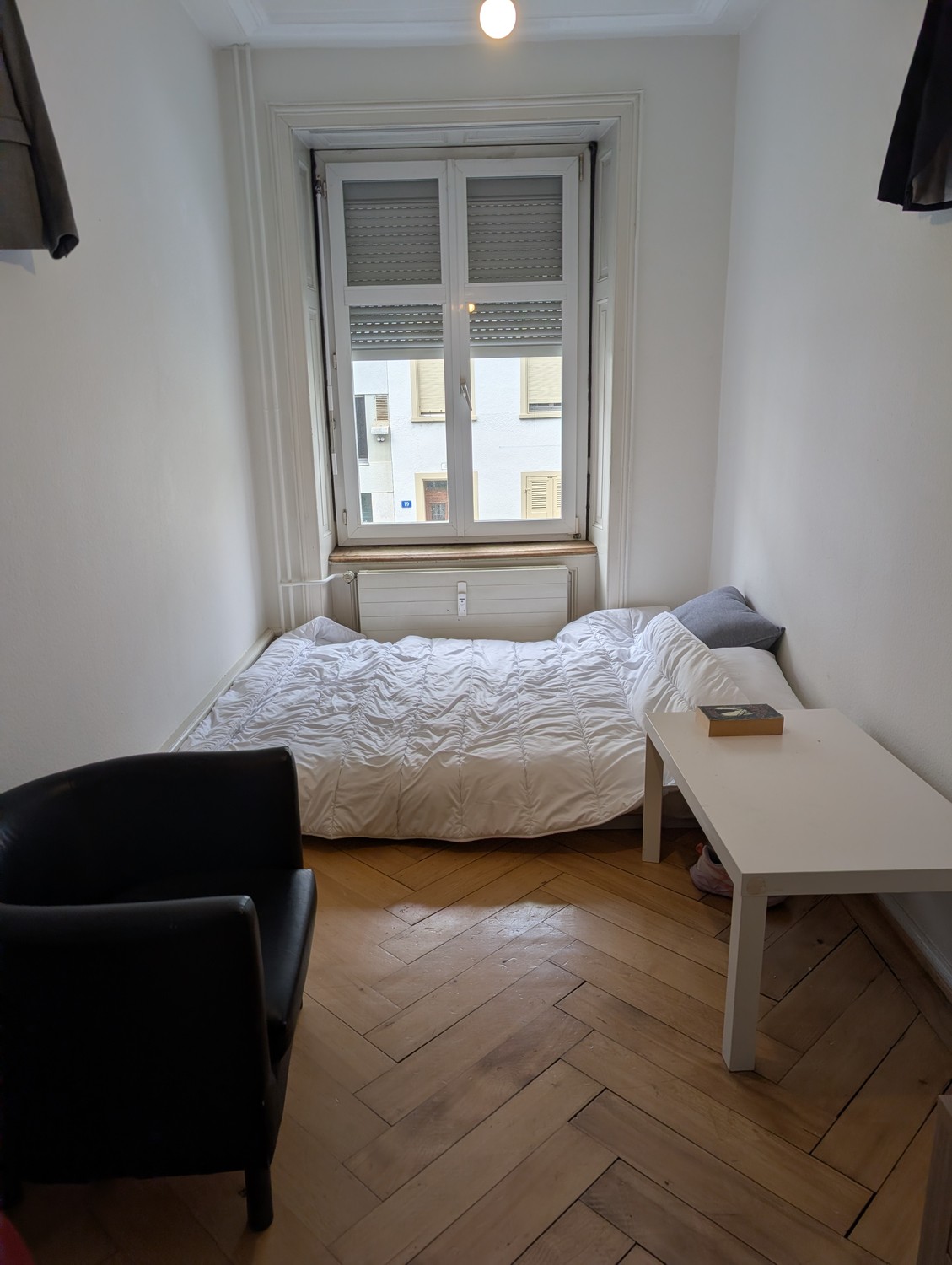 Camera in un appartamento condiviso, foto 1 di 6