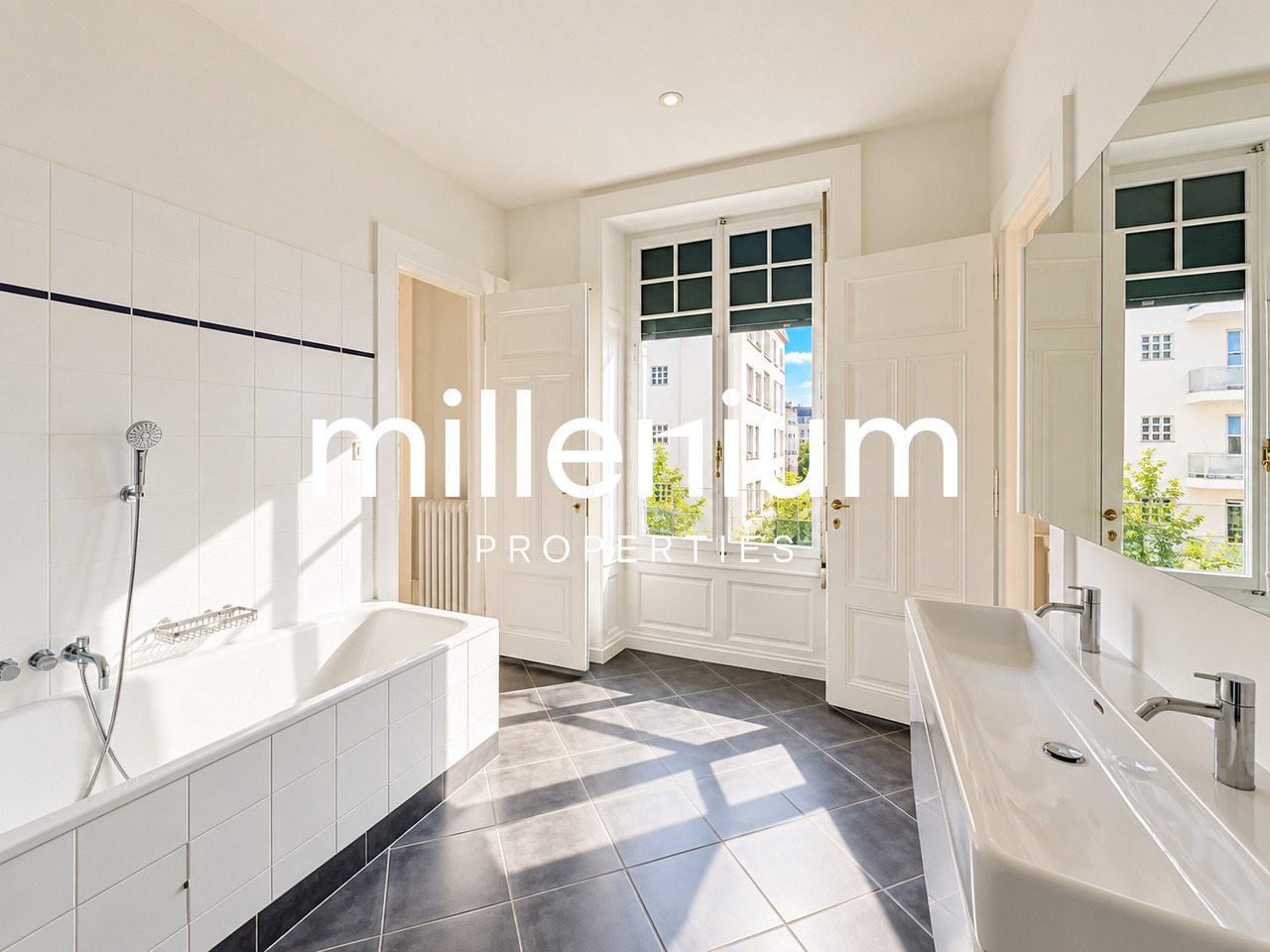 8 rooms apartment