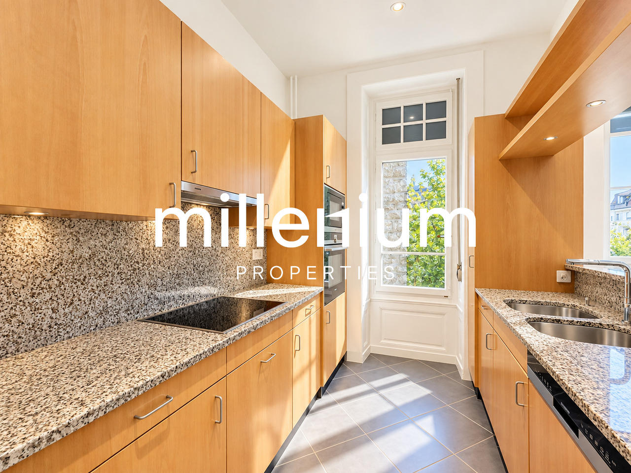 8 rooms apartment