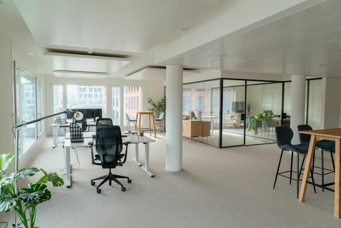 Office, photo 9 of 9