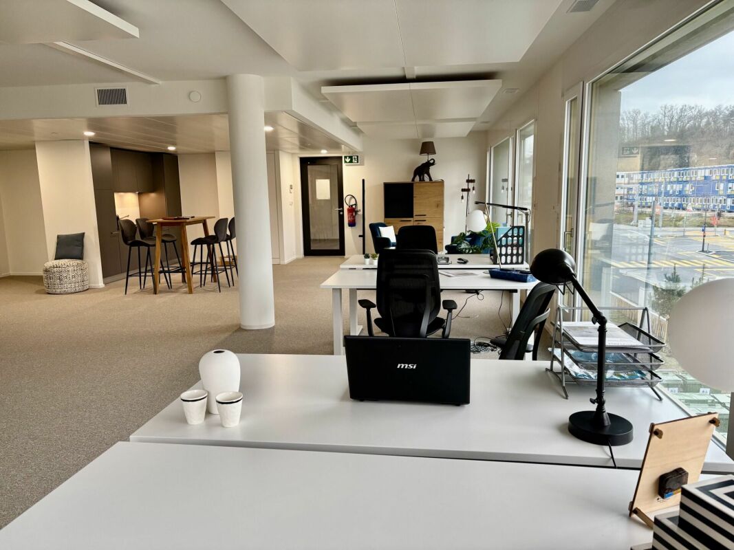 Office, photo 1 of 9