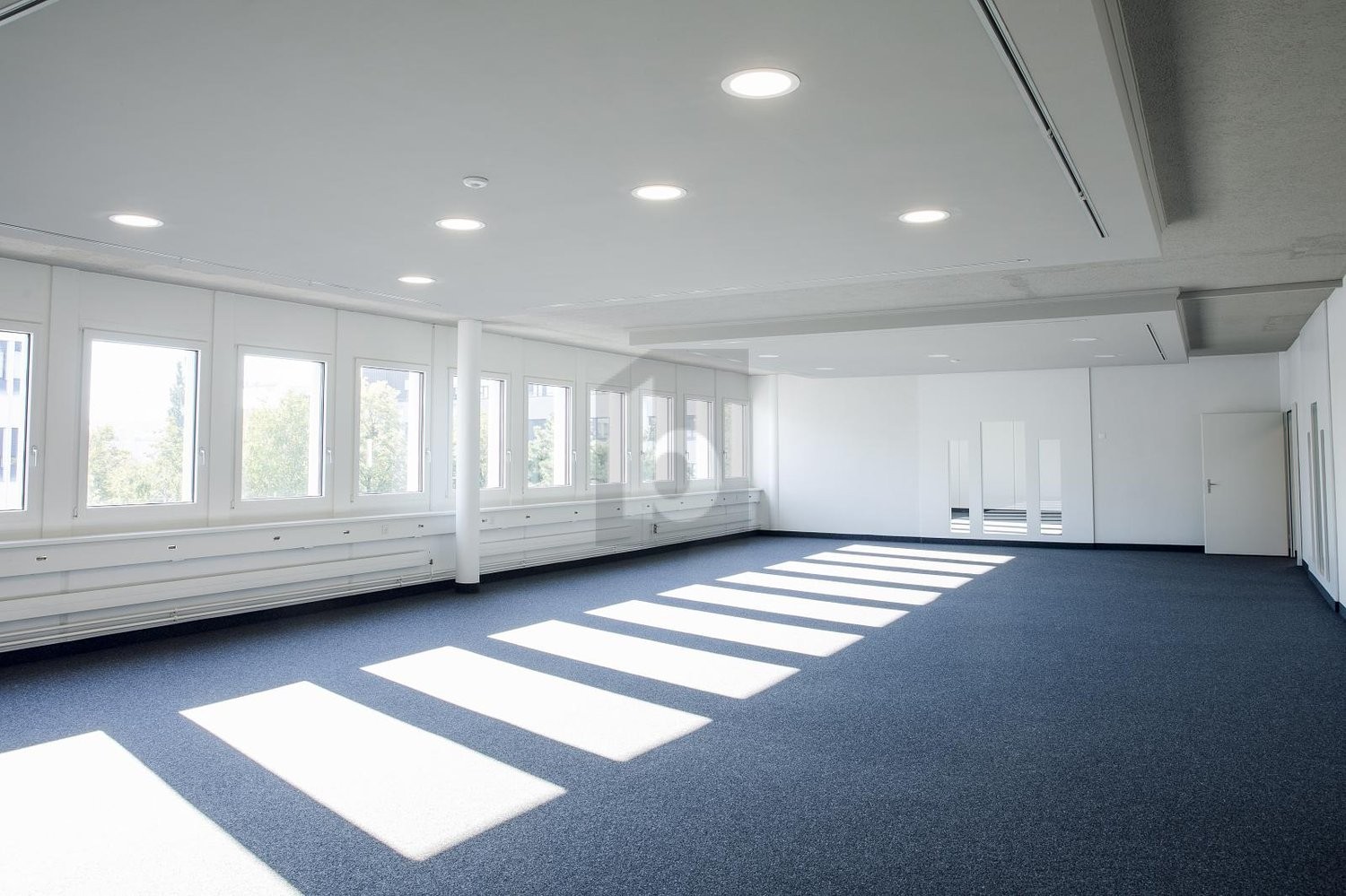 485m² office, photo 1 of 4