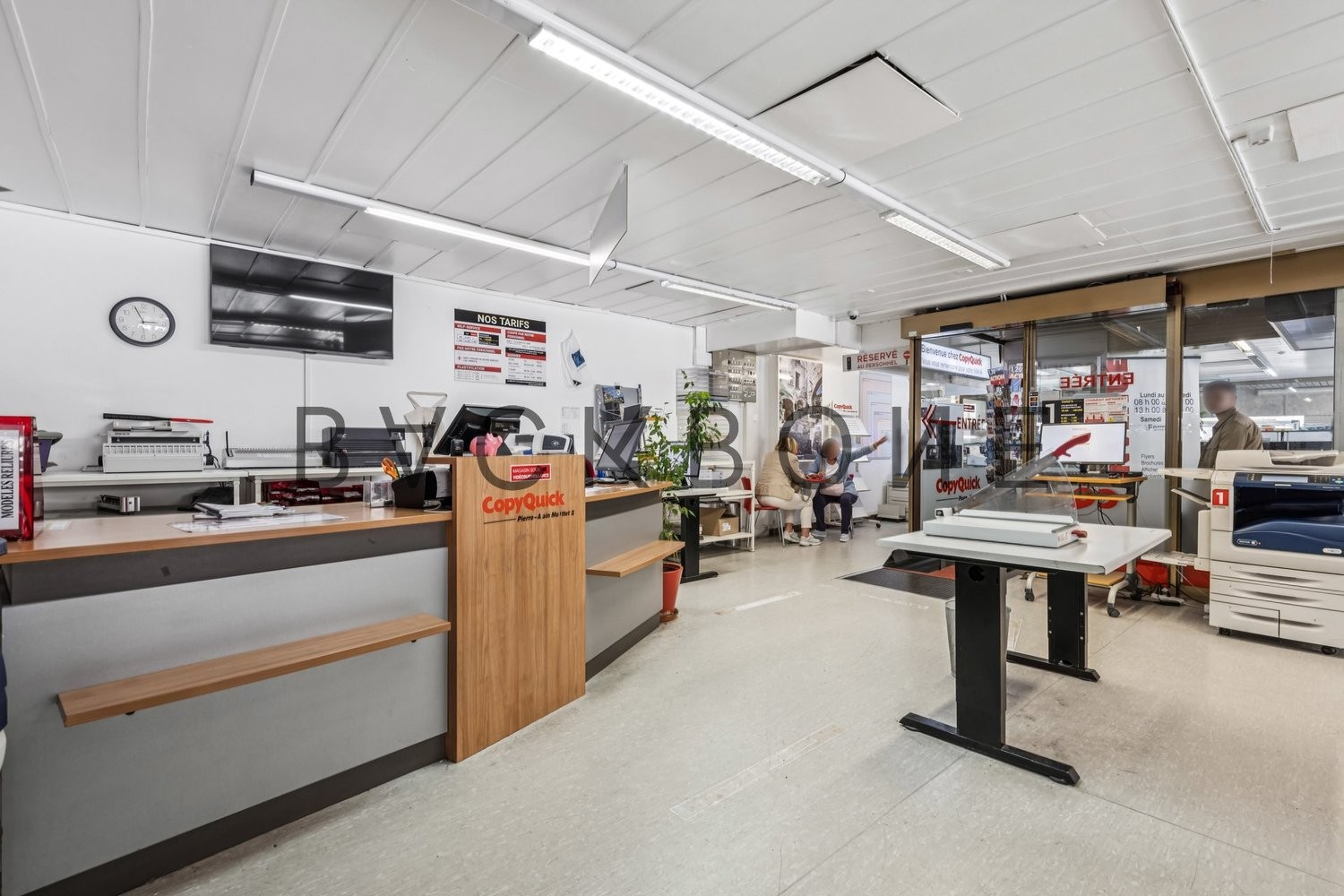 188m² shop
