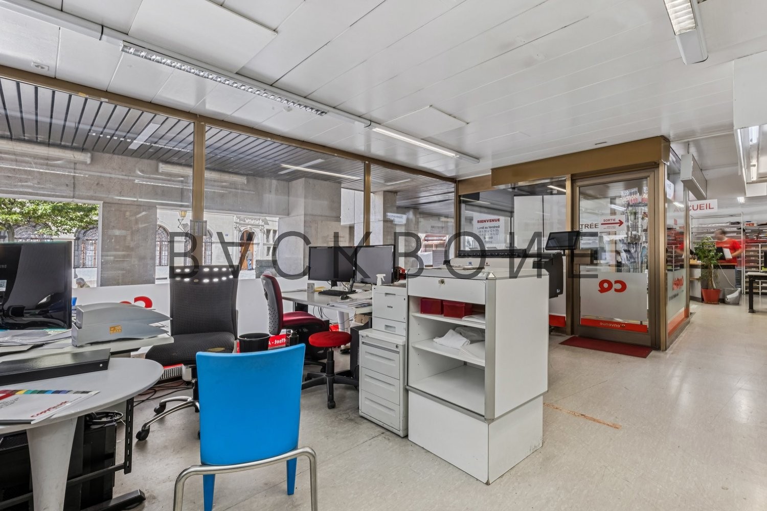 188m² shop