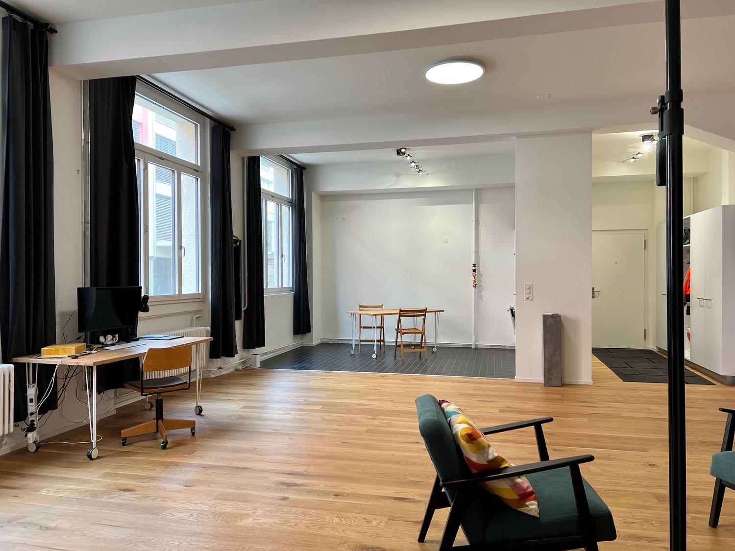 Studio, photo 2 of 7