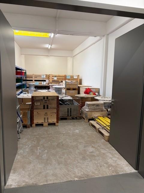 330m² di deposito