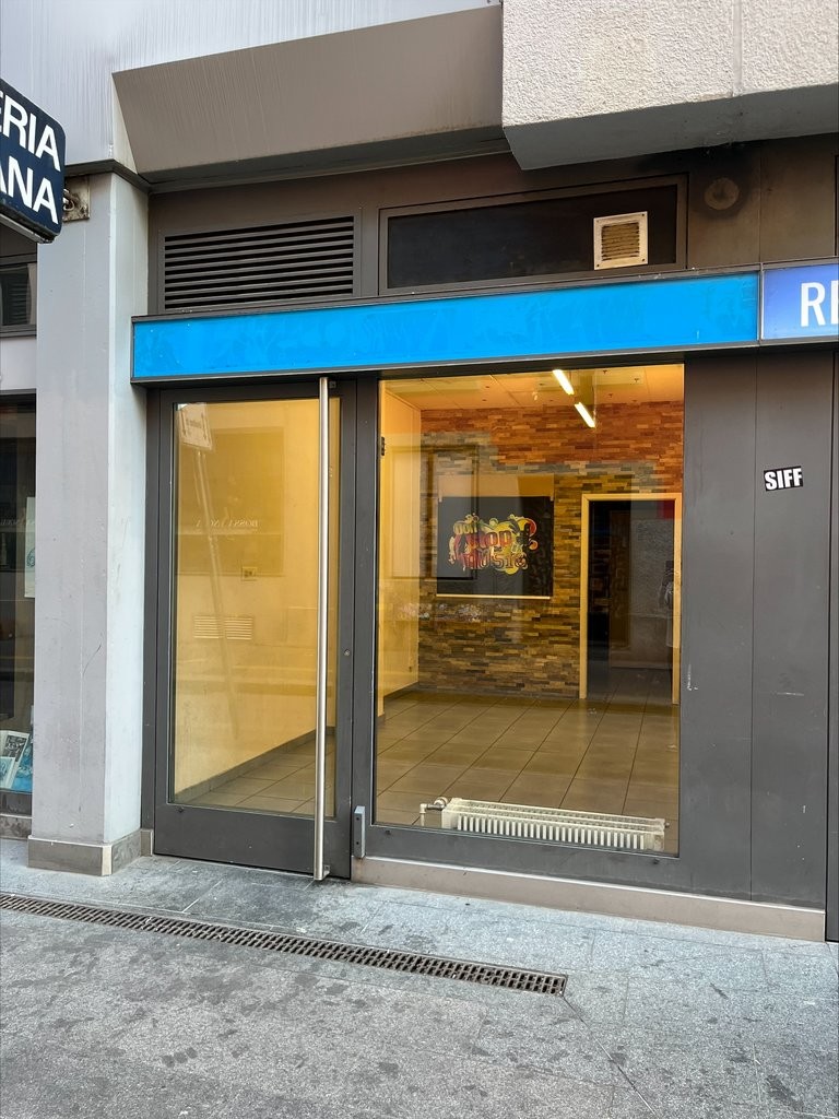 21m² shop, photo 2 of 6