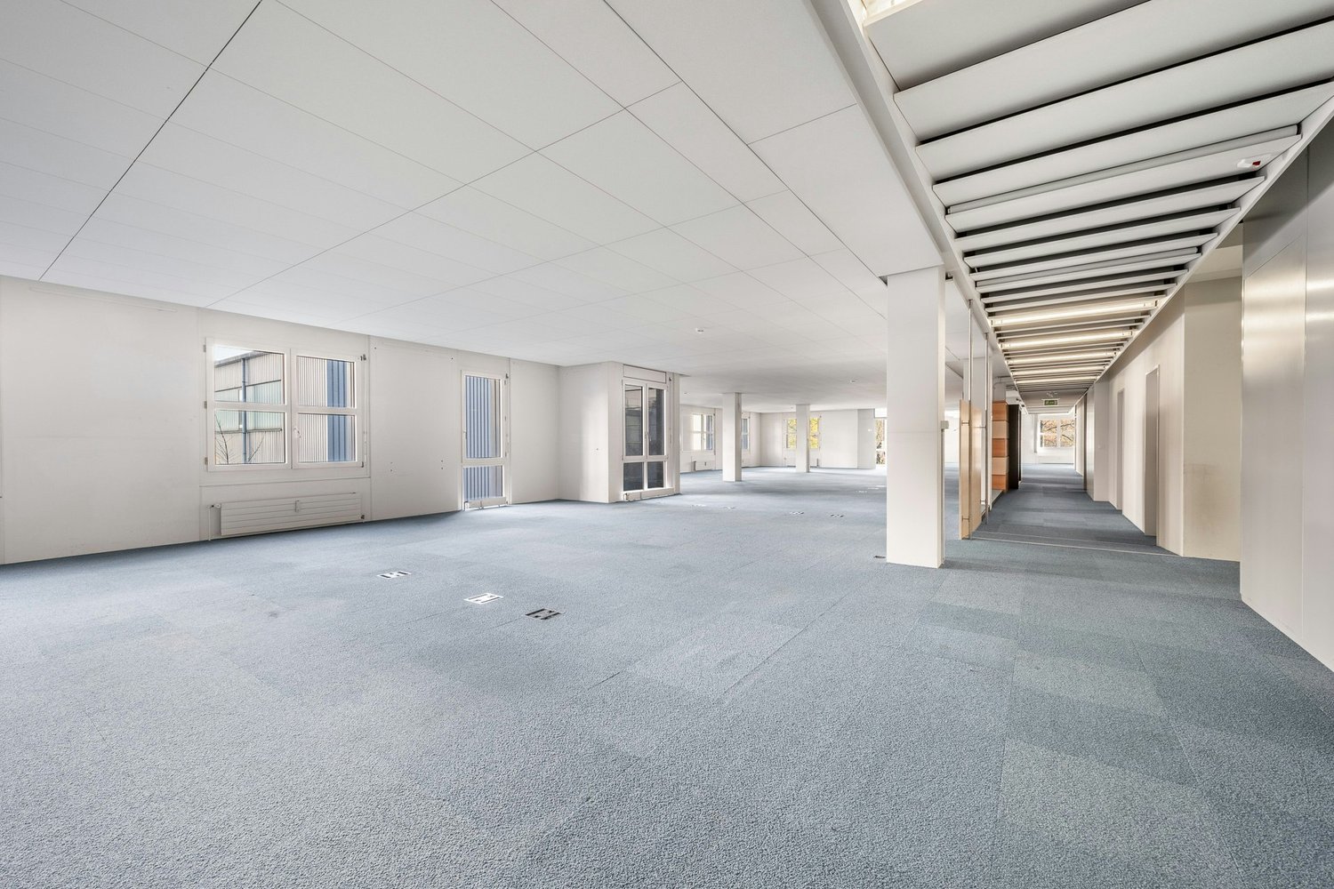 800m² office, photo 3 of 6