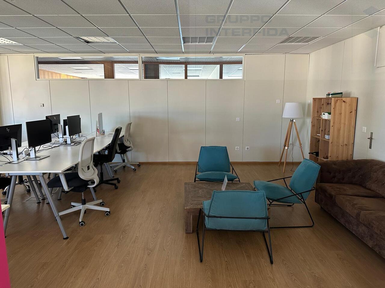 332m² office, photo 4 of 9