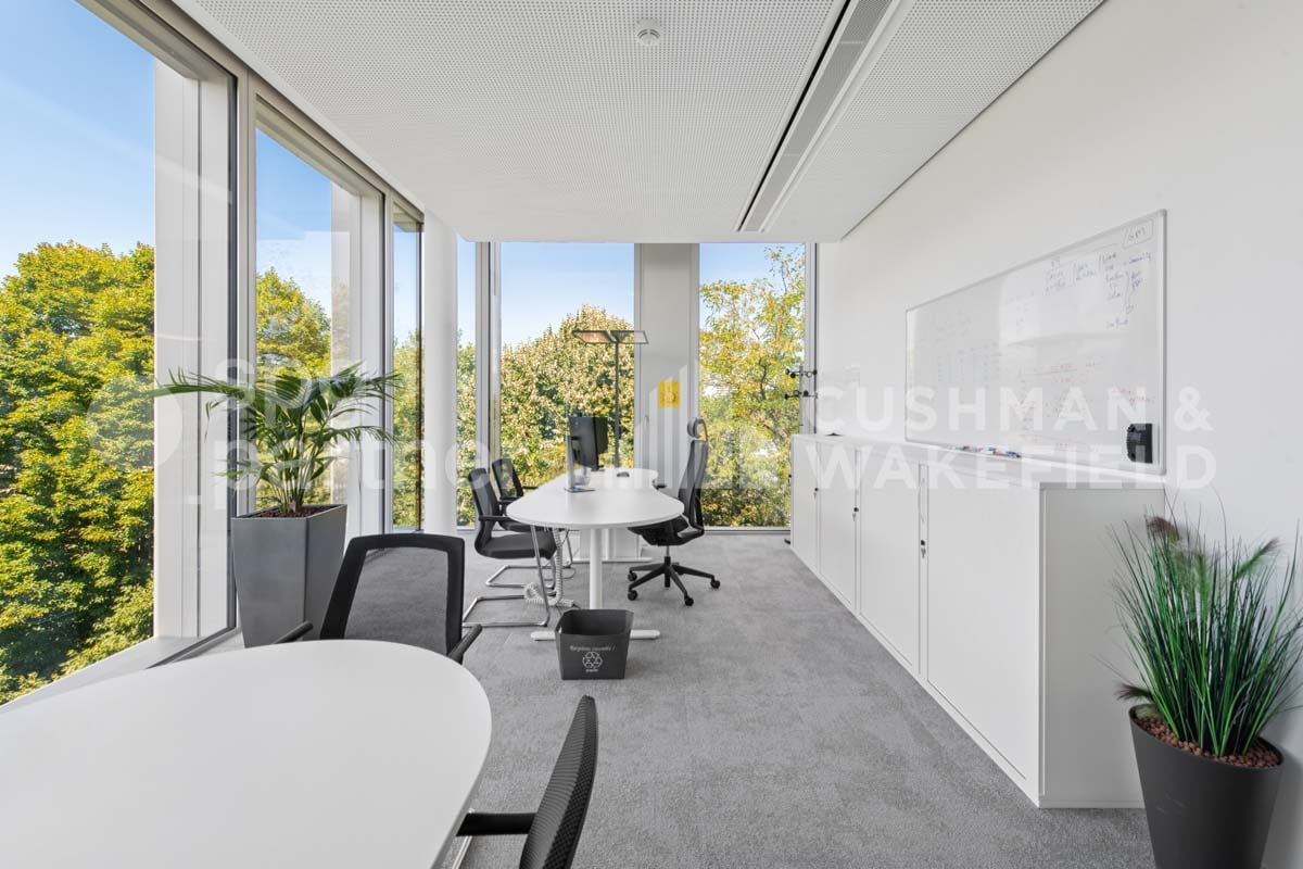 1200m² office, photo 3 of 10