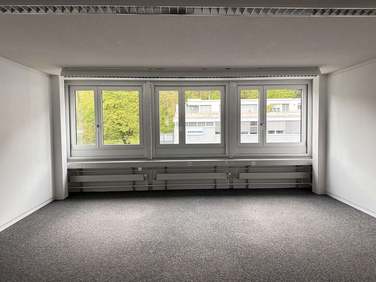 24m² office