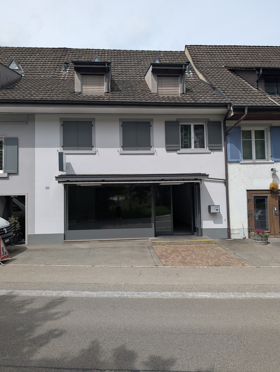 84m² shop, photo 2 of 10