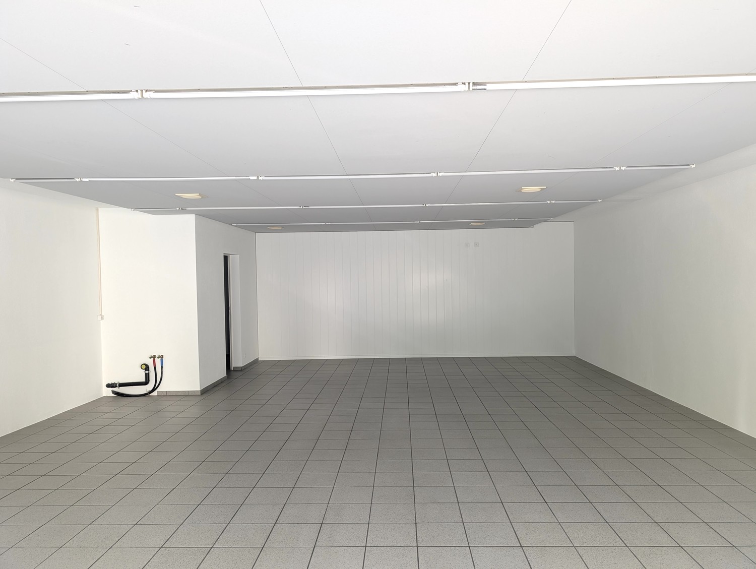 84m² shop, photo 5 of 10
