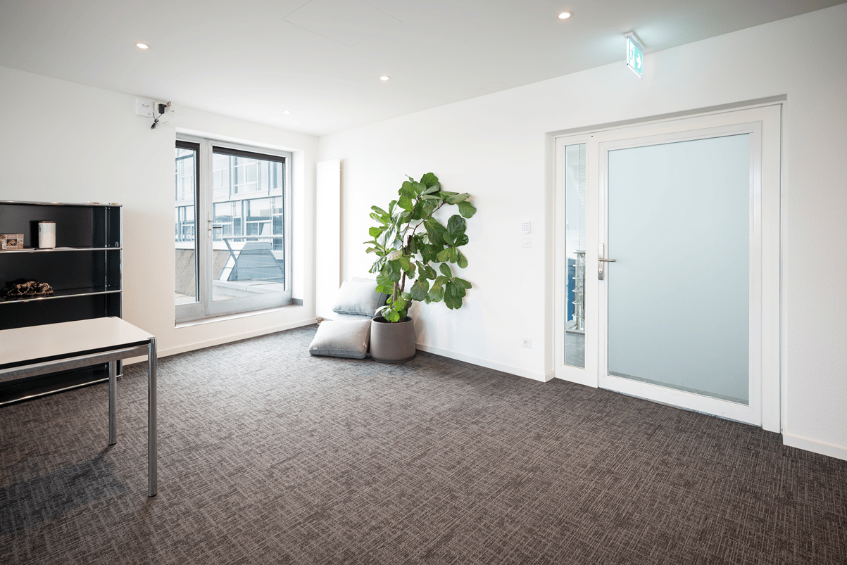 135m² commercial