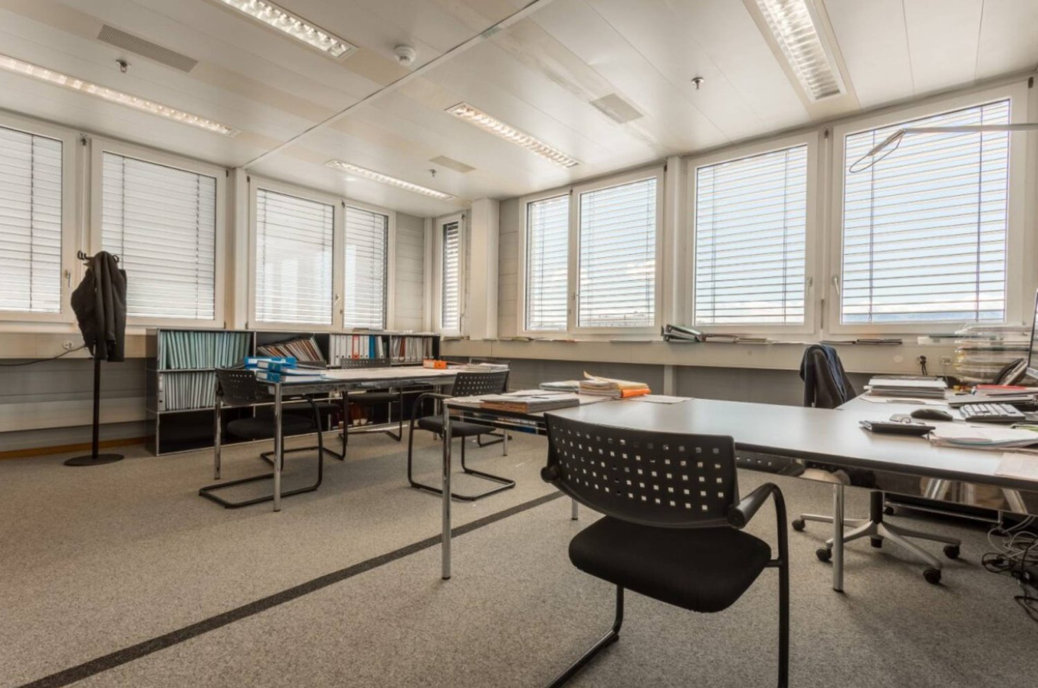 1016m² office, photo 6 of 7