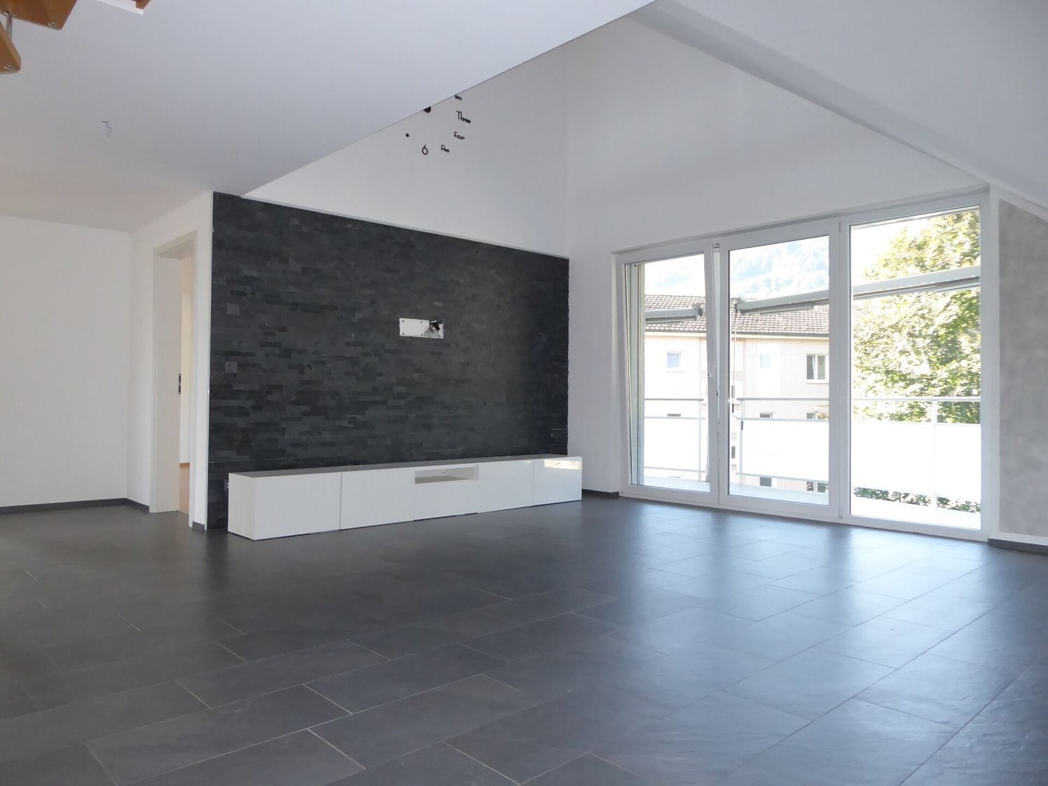 6 rooms apartment