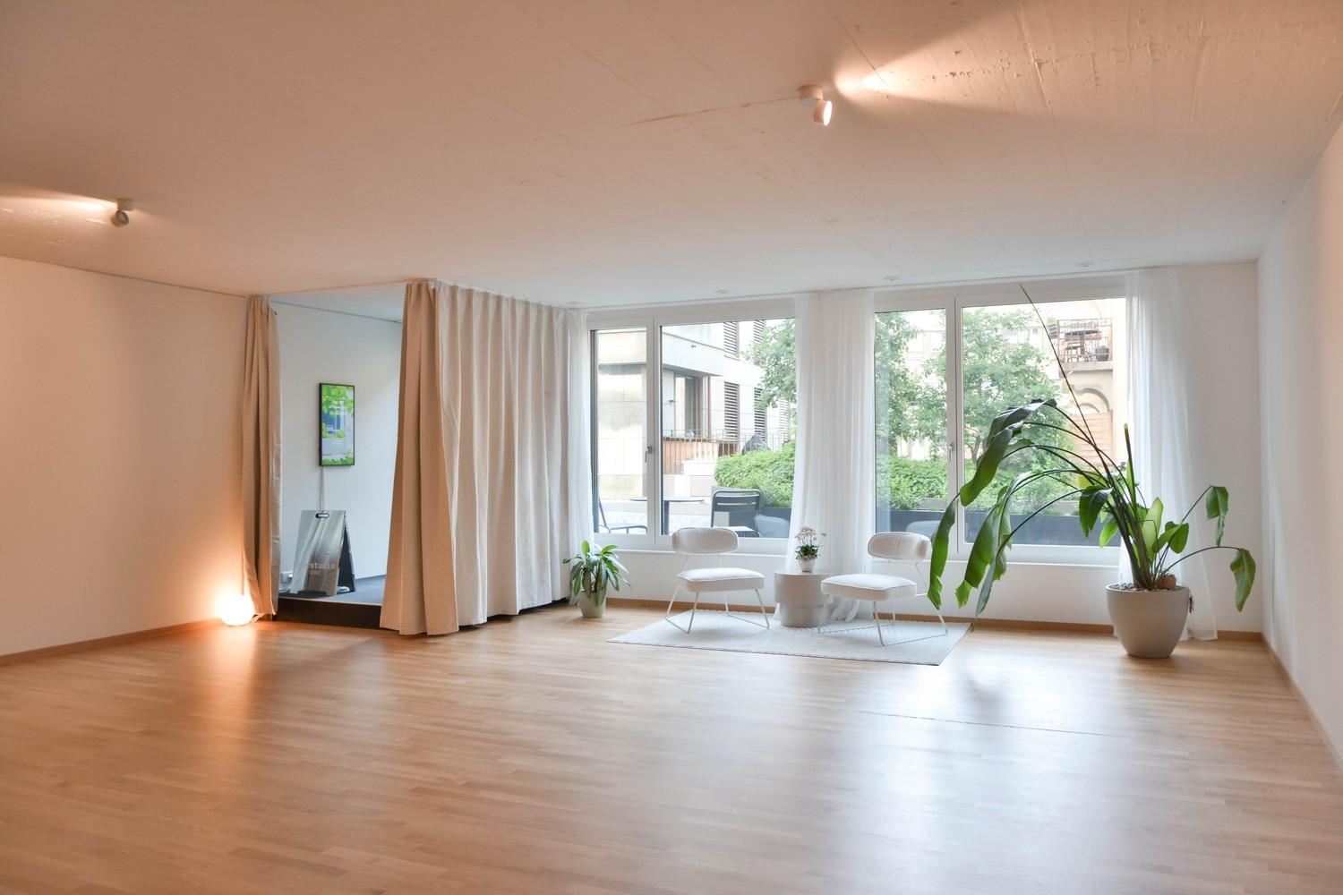 164m² commercial
