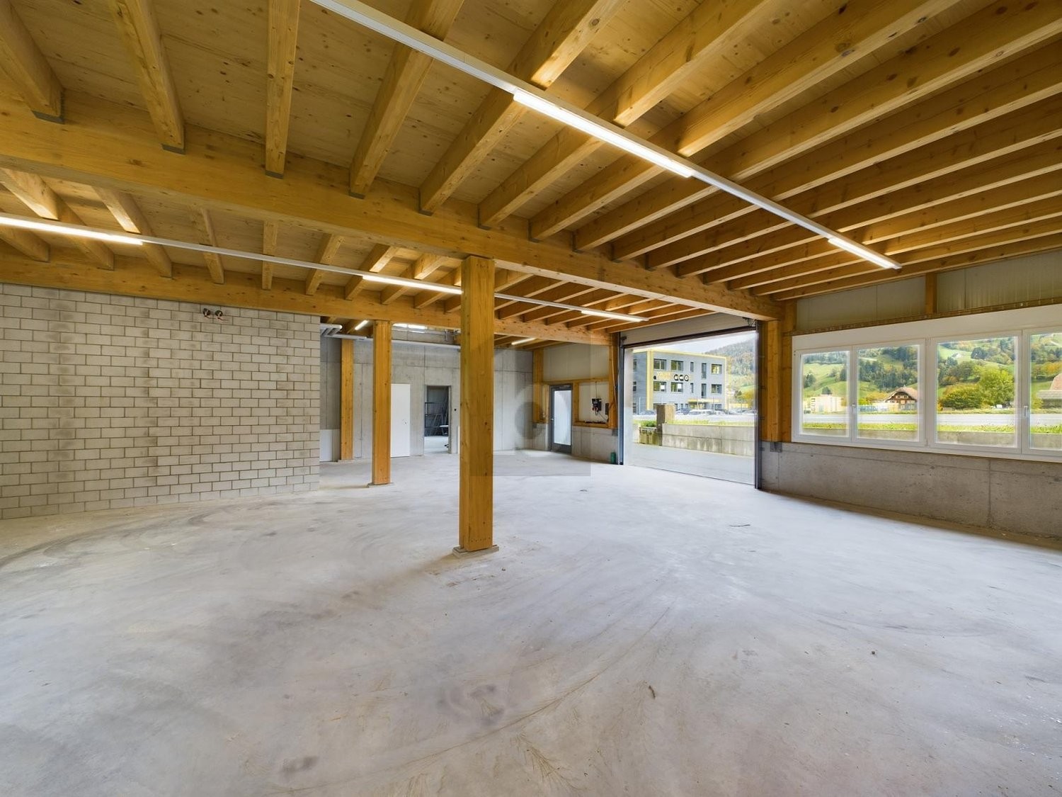 495m² industrial object, photo 1 of 4