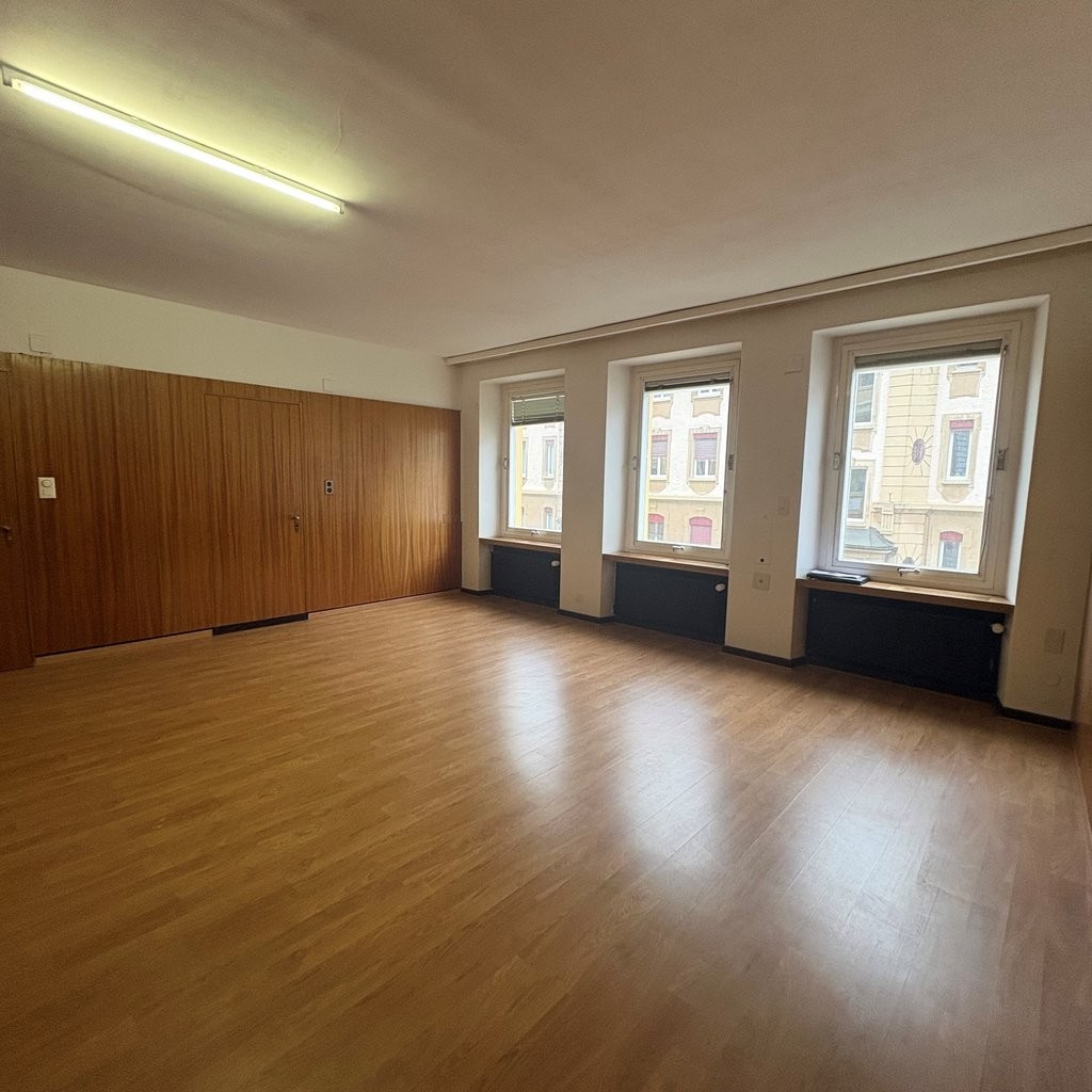 28m² commercial