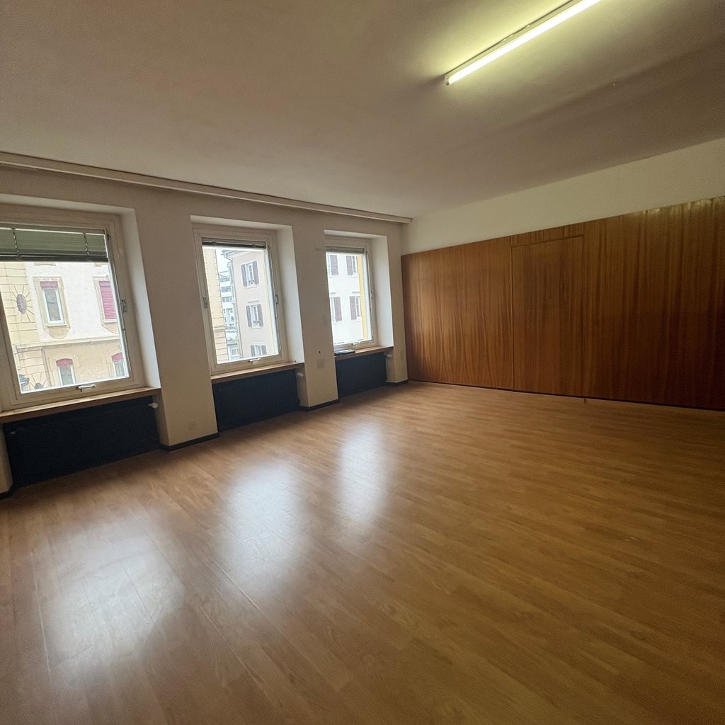 28m² commercial