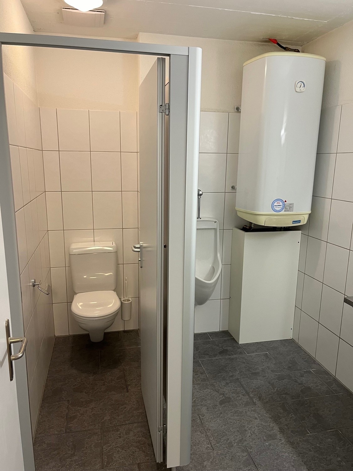 63-63m² office