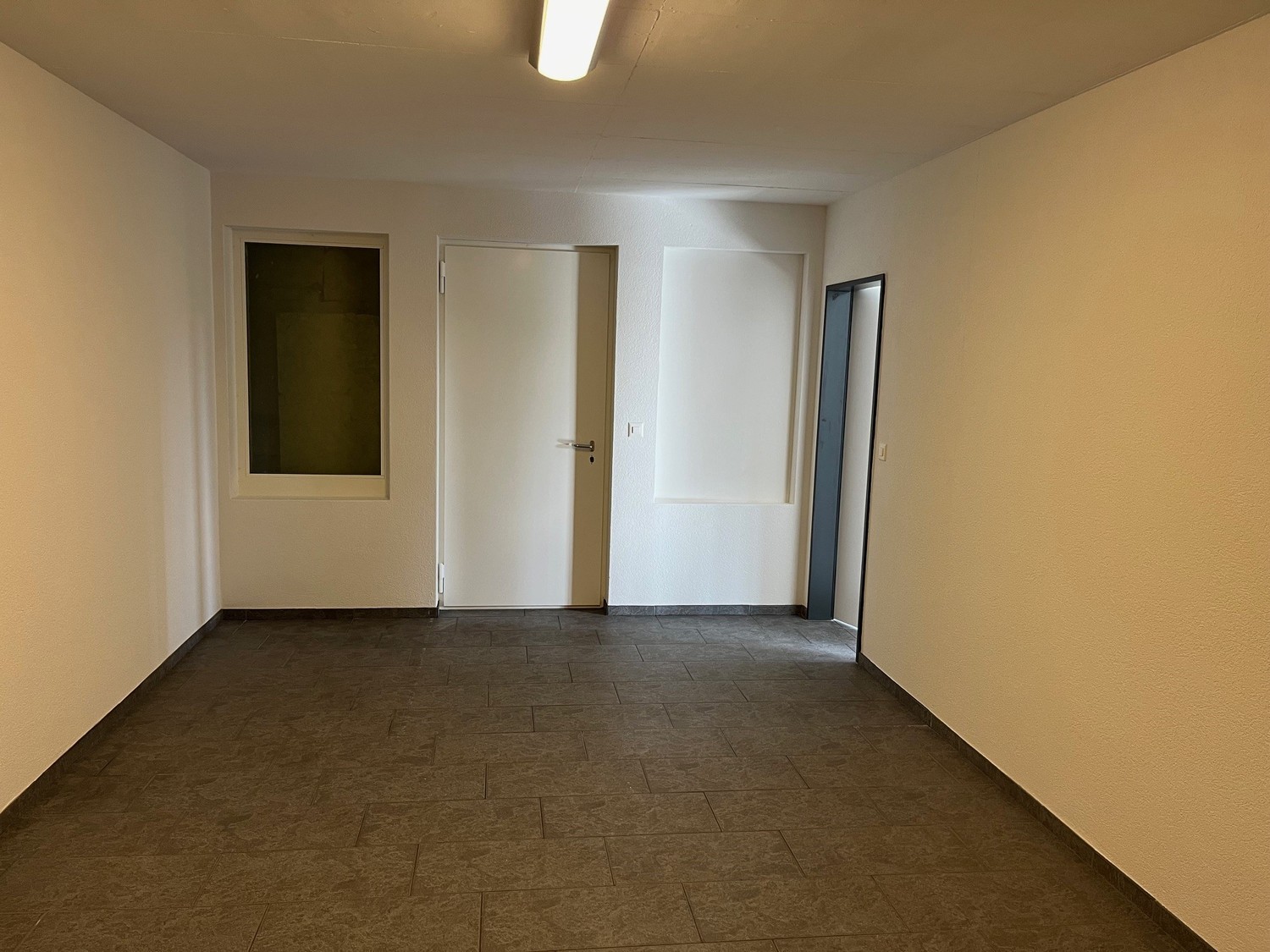 63-63m² office