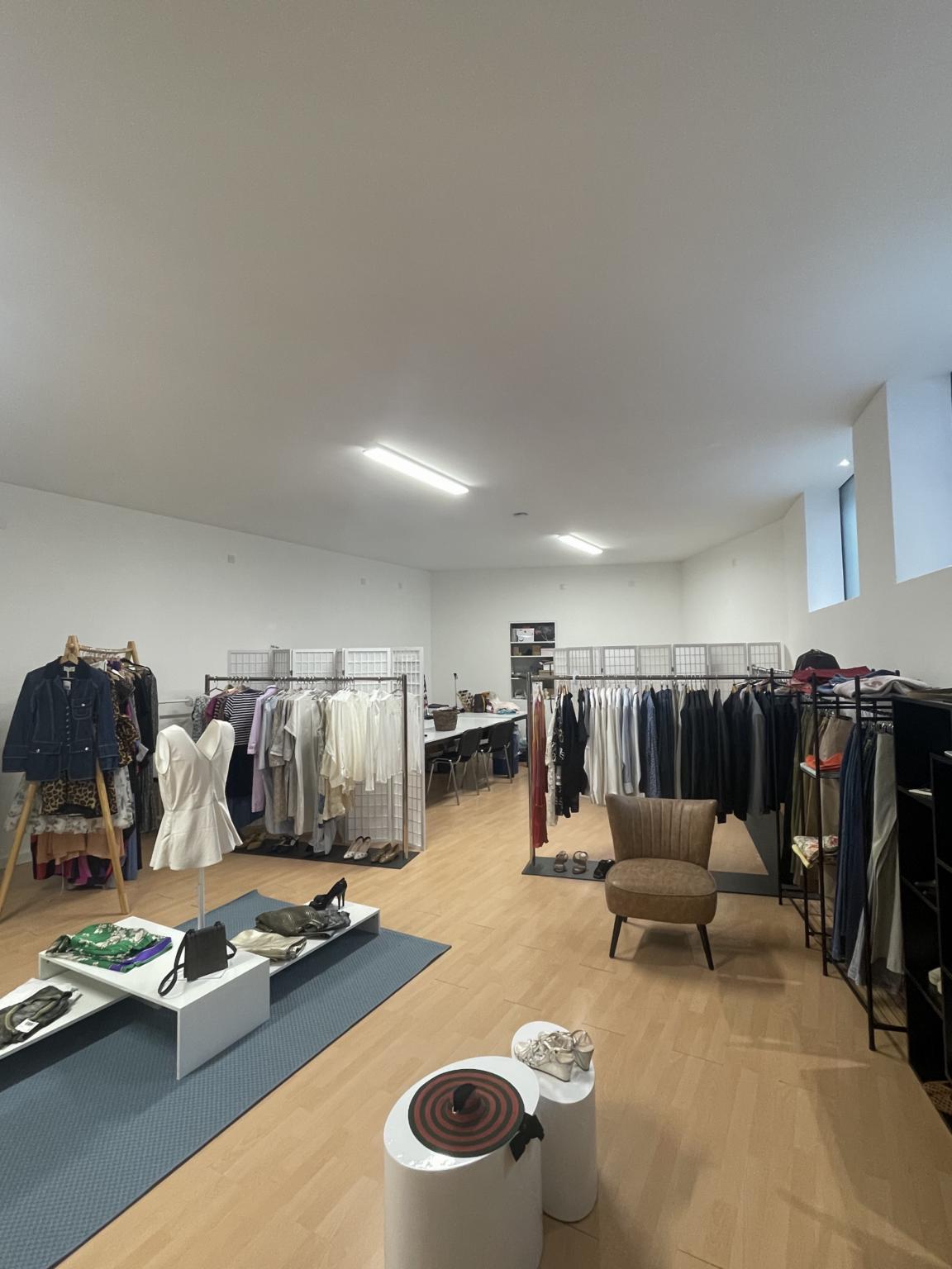 95m² shop, photo 3 of 9