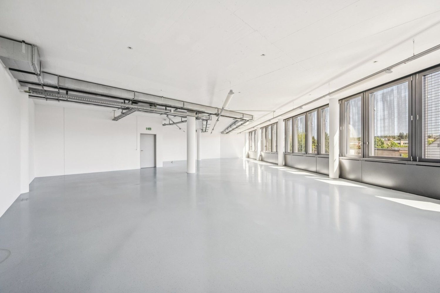174m² office, photo 1 of 10