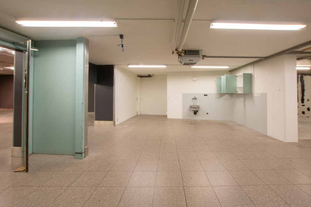 1495m² shop, photo 4 of 9