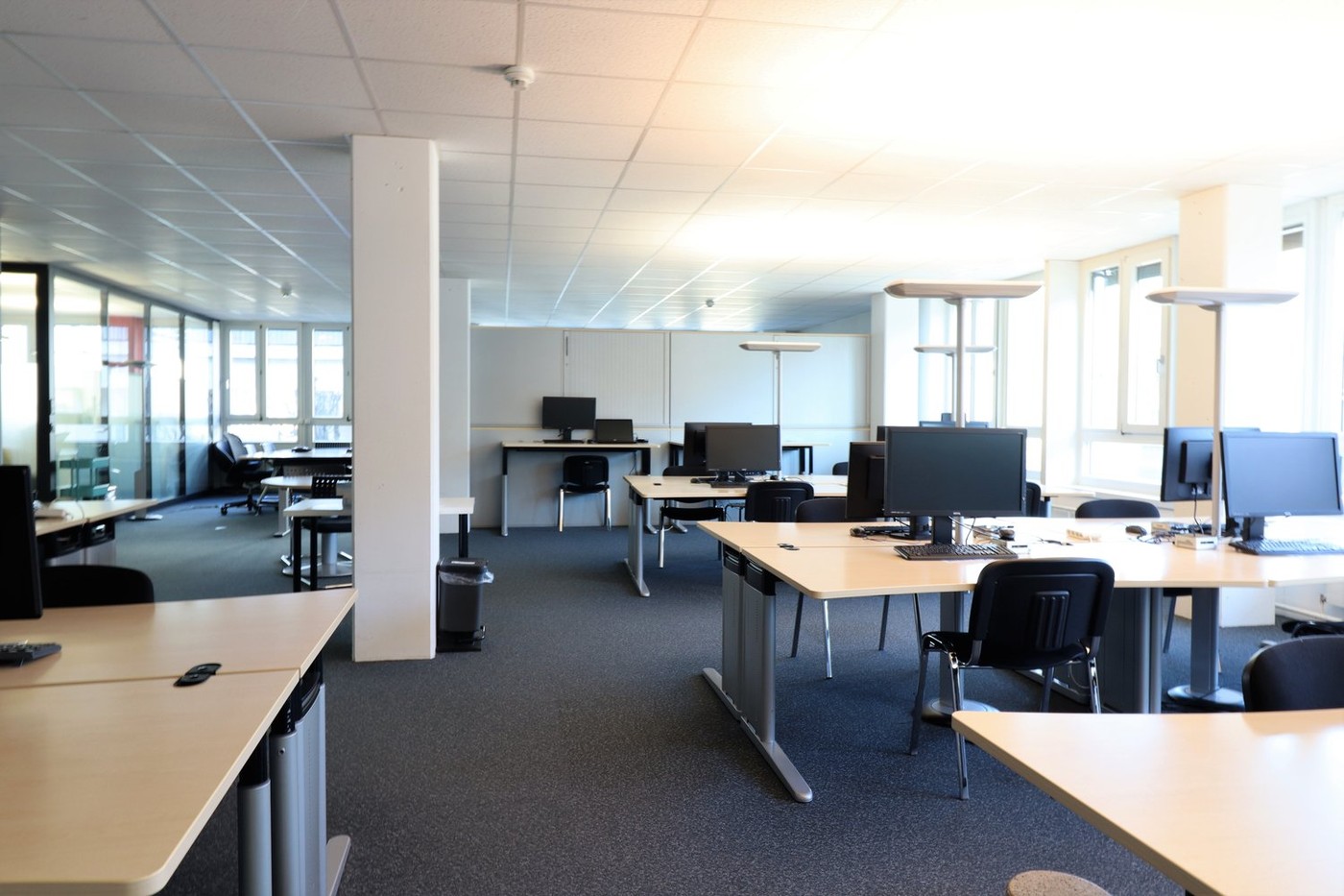 4376m² office, photo 7 of 10