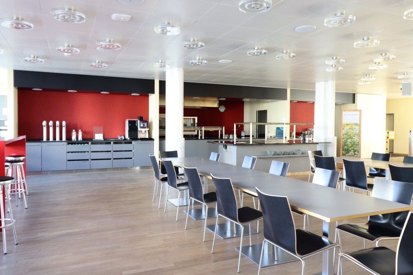 4376m² office, photo 10 of 10