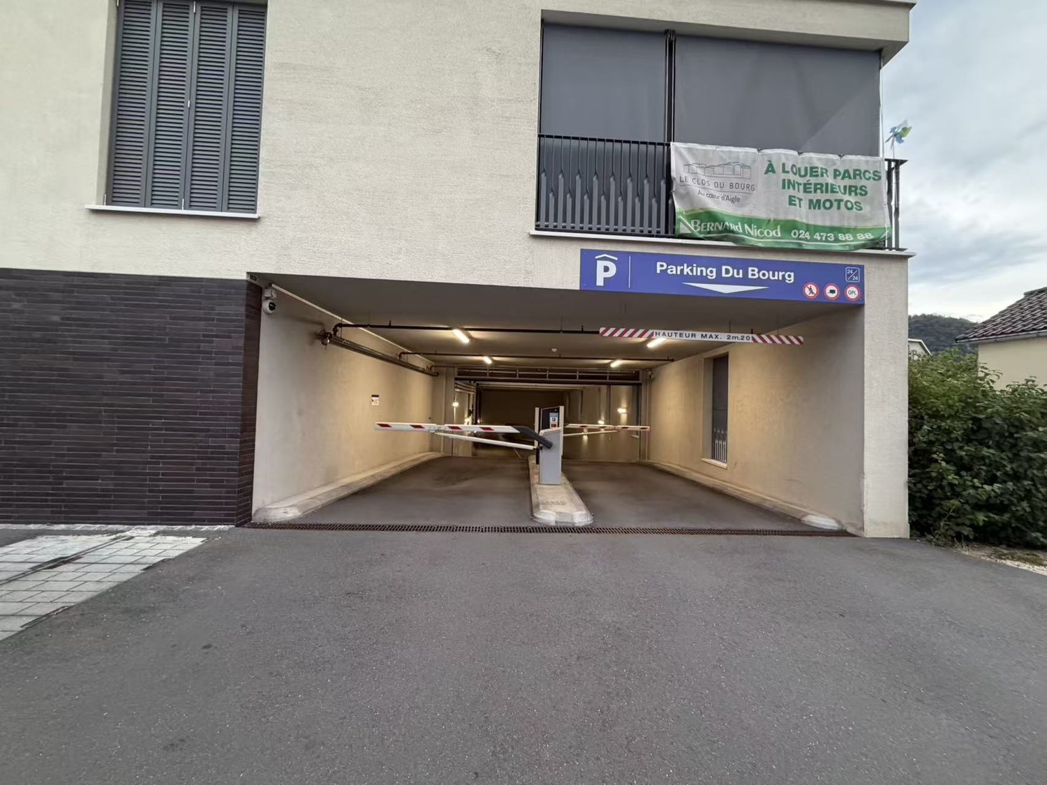 Underground slot, photo 2 of 2