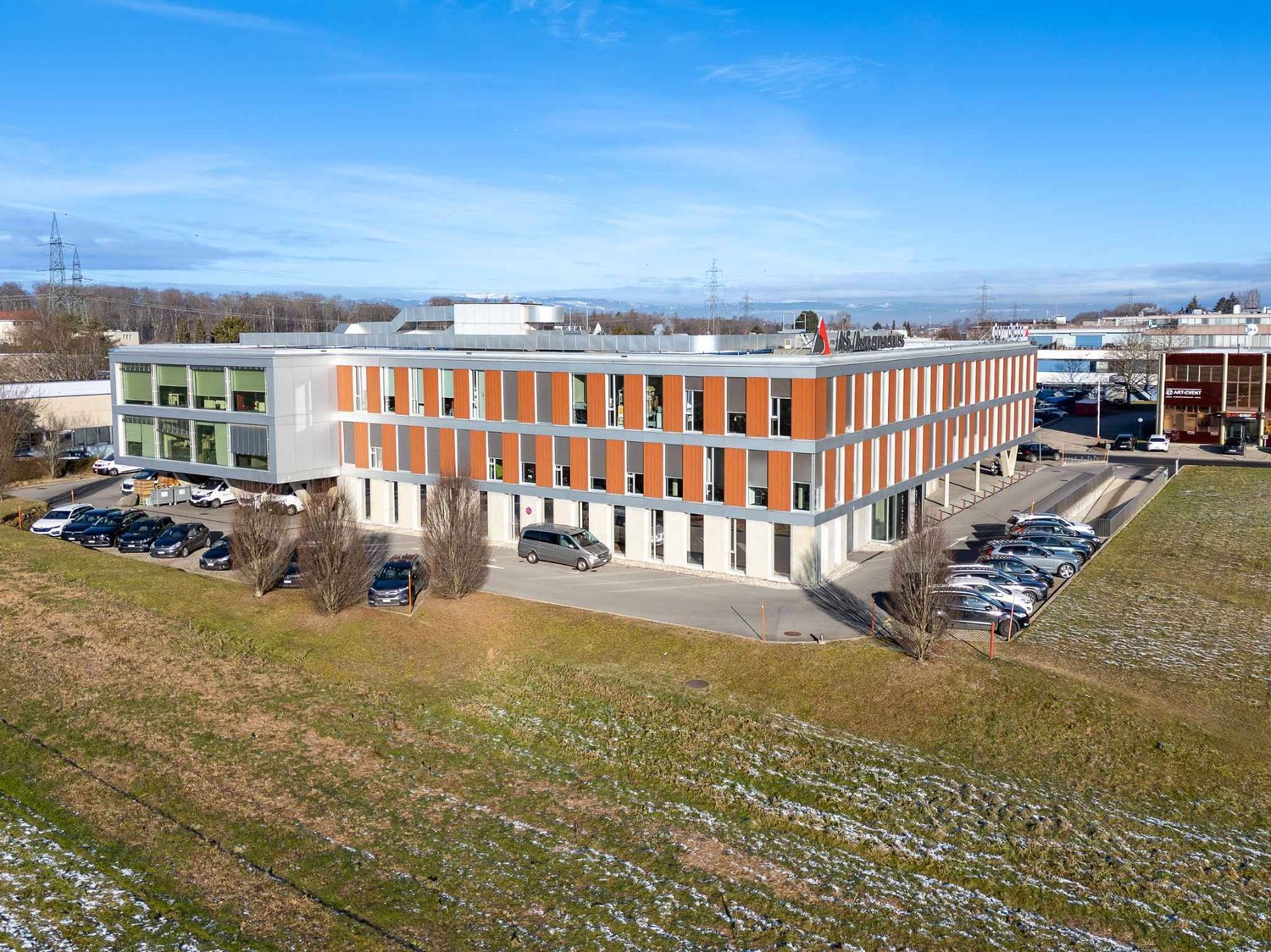 247m² office, photo 1 of 4