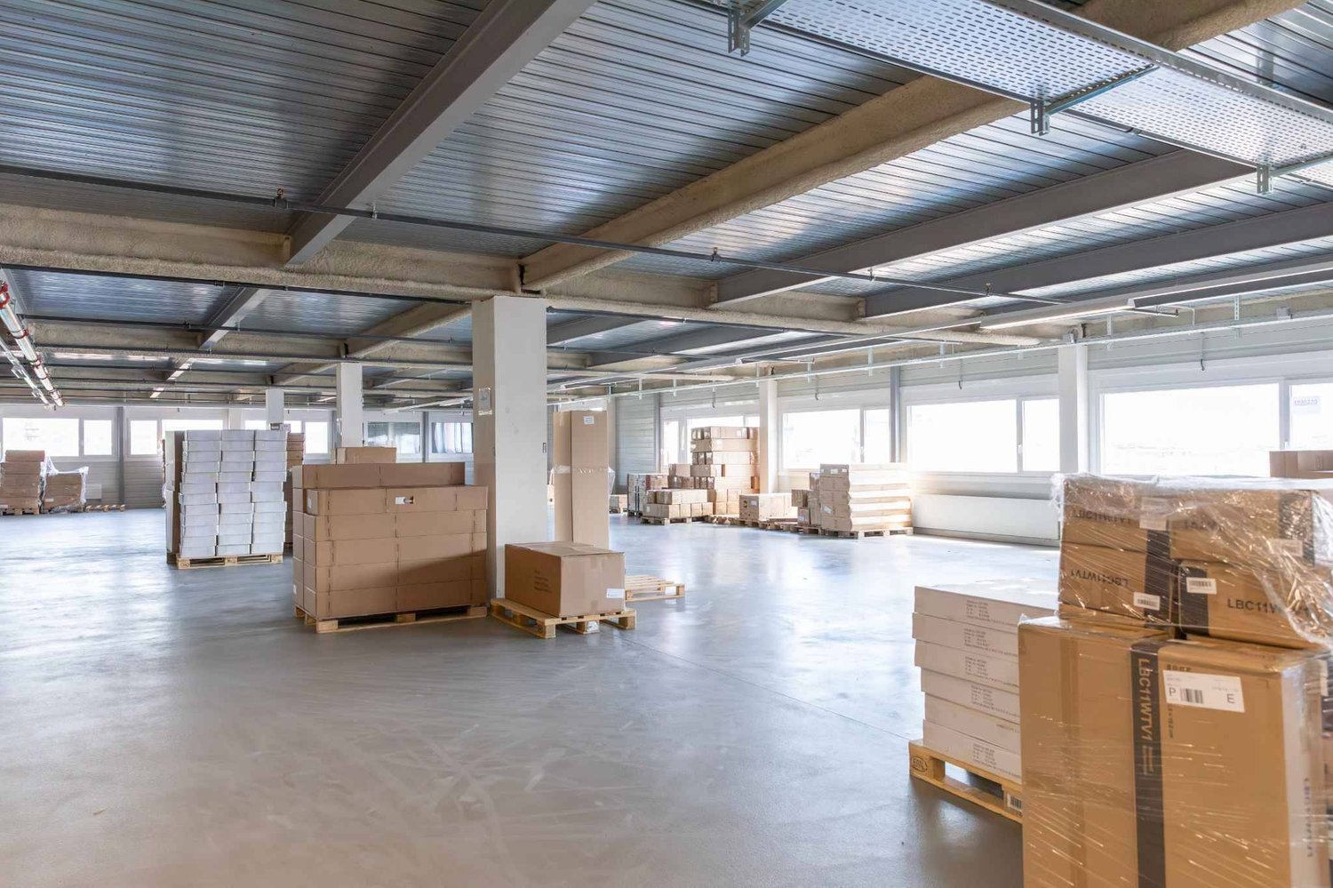 250m² commercial, Foto 1 von 10