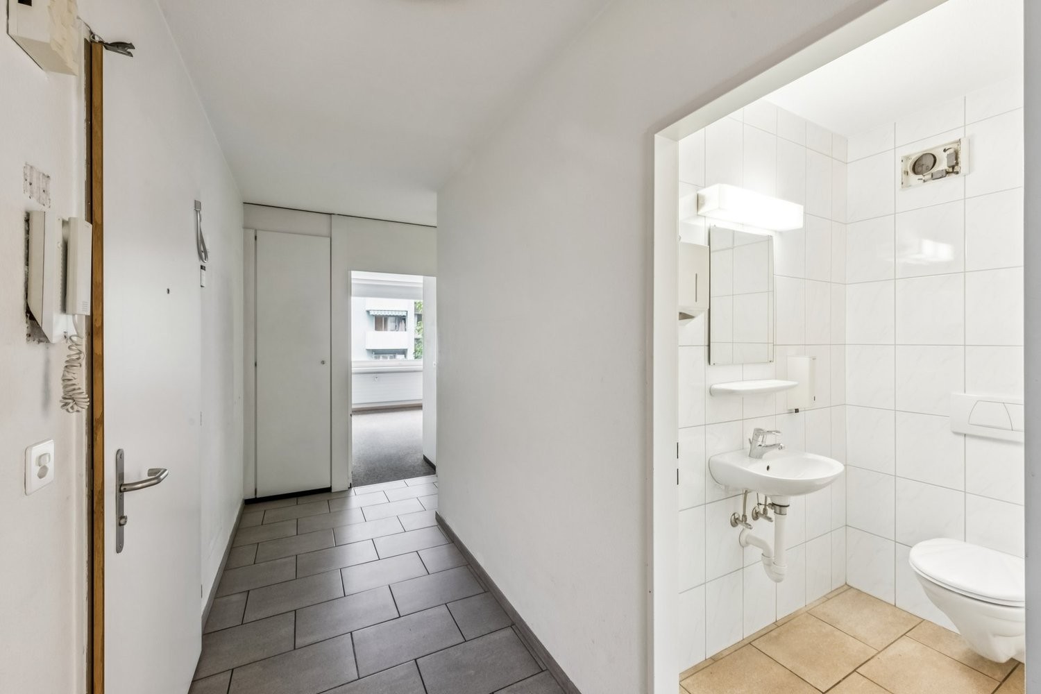 81m² commercial, photo 3 of 10