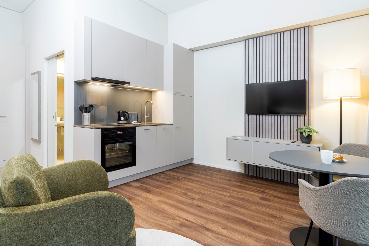 1 room furnished flat, photo 1 of 10