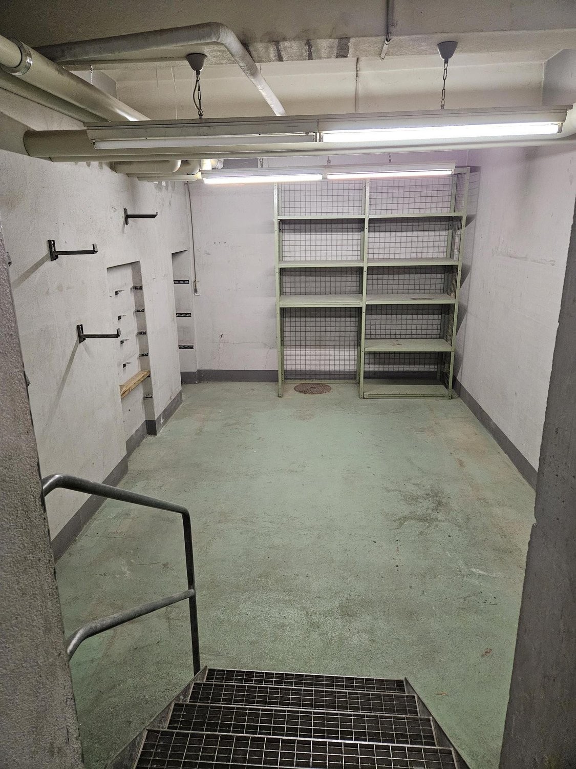 18m² storage room
