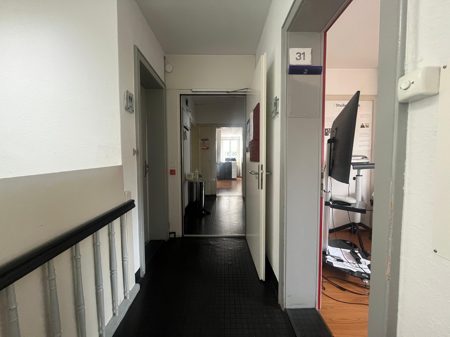 Office, photo 6 of 9