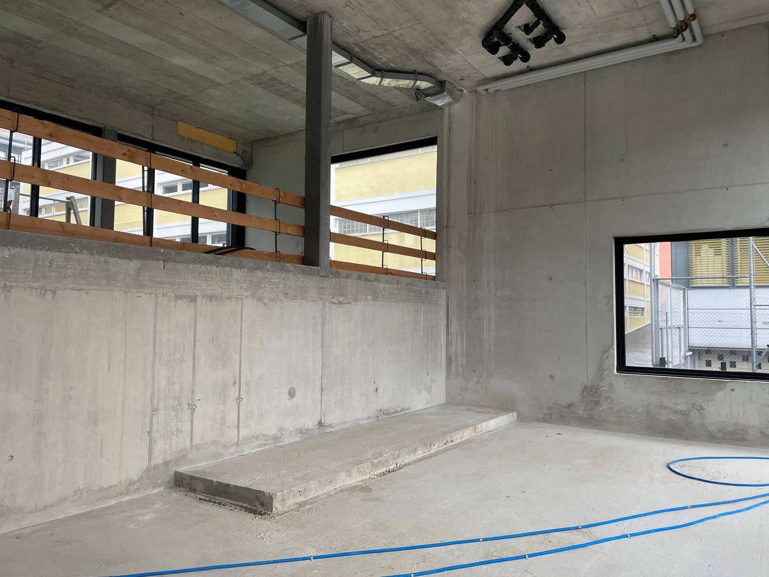 99m² arcade