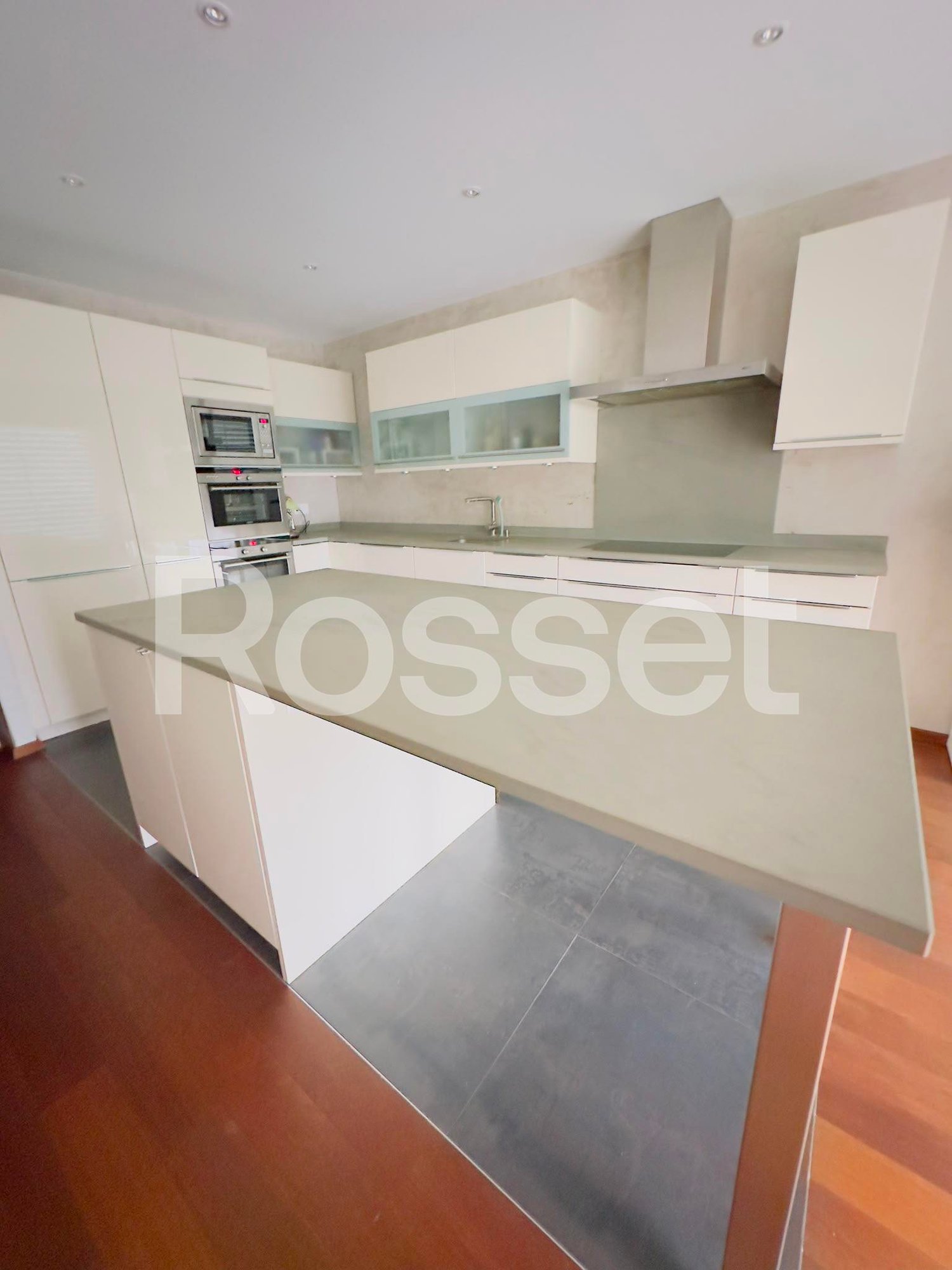 4 rooms apartment, photo 1 of 5