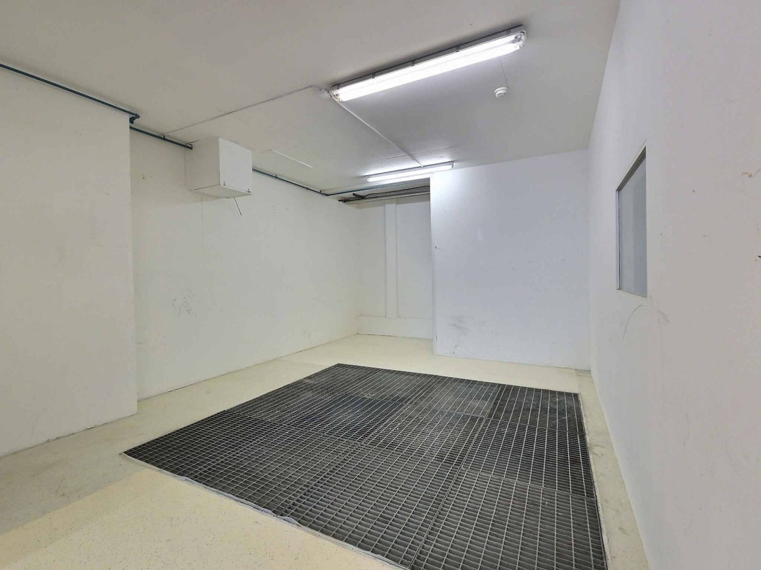 243m² commercial, photo 8 of 10