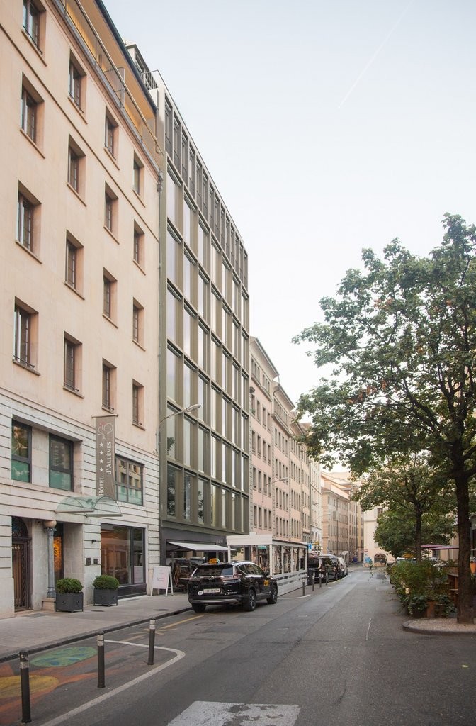 162m² office