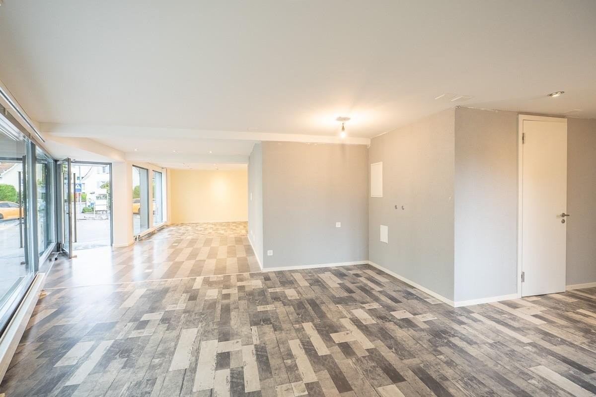 63m² commercial