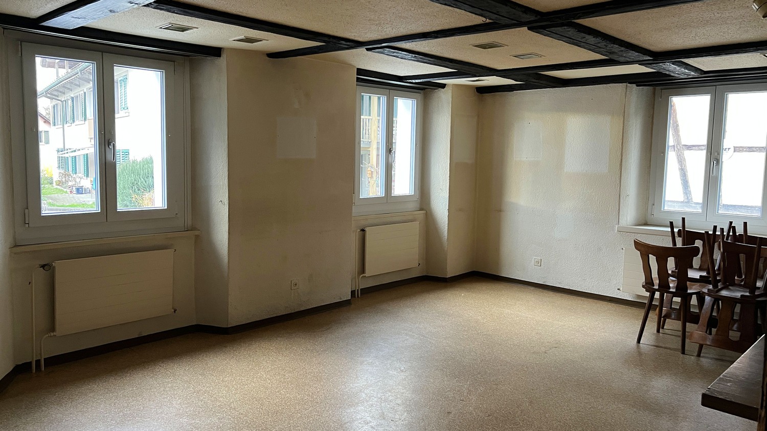 300m² commercial