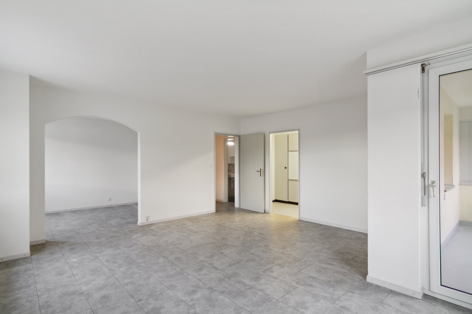 4 rooms apartment, photo 1 of 7