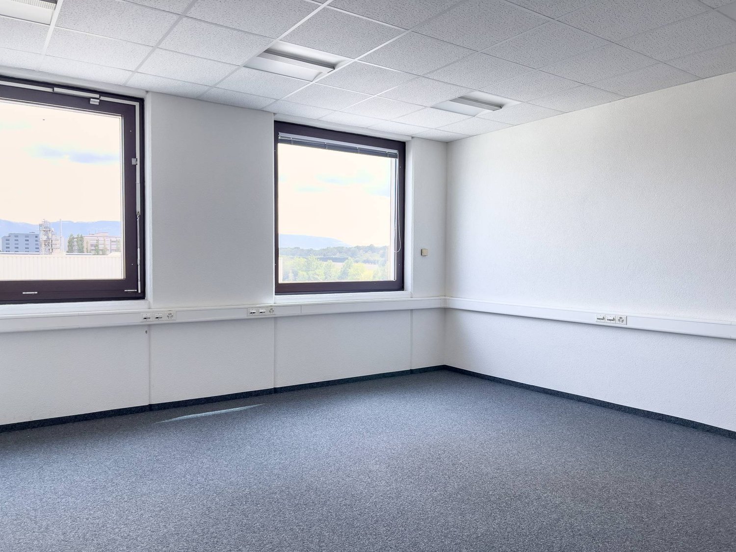 381m² office, photo 2 of 5
