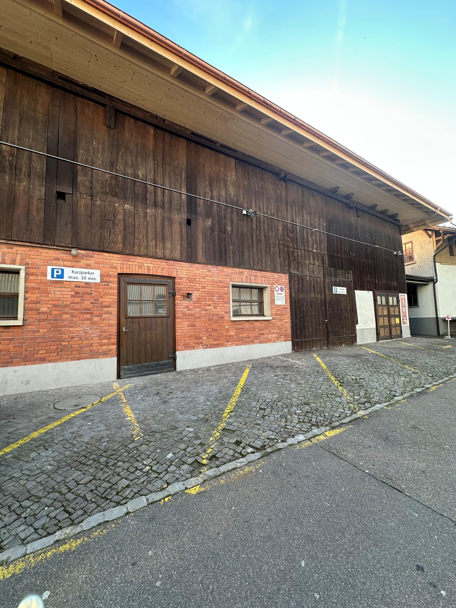 270m² storage room, photo 2 of 8