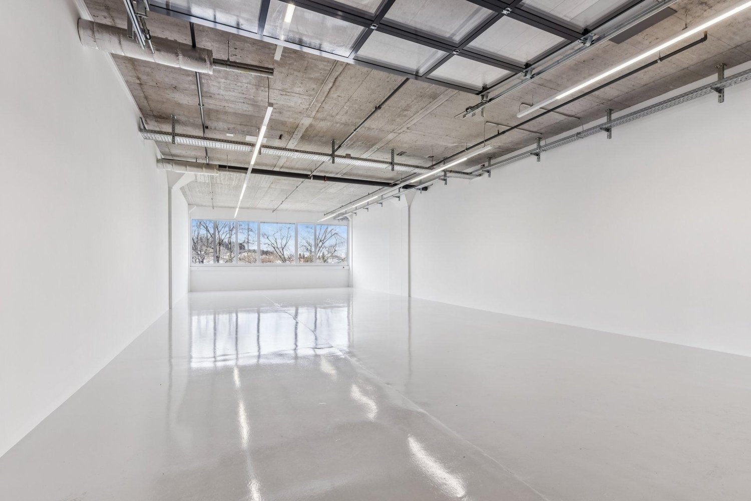 130m² commercial, photo 1 of 8
